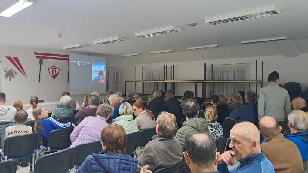 S Koroških hribov na ledeno celino